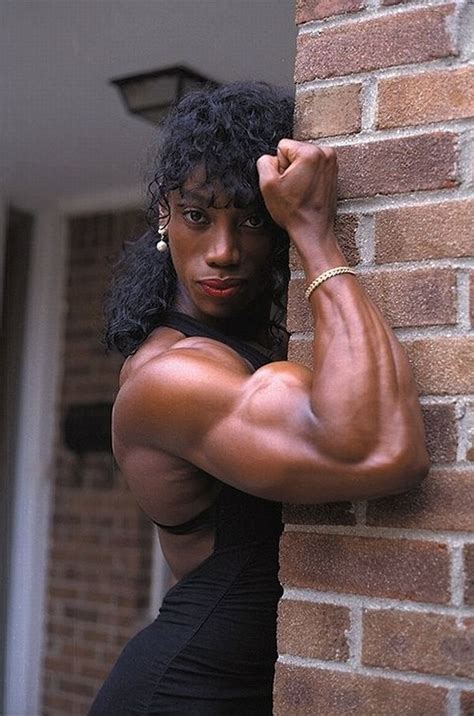 Pin By Gil Zem On Biceps Muscle Women Body Building Women Muscle Girls