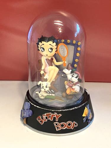 Franklin Mint Betty Boop Hollywood Betty Sculpture Dome Mirror Dog