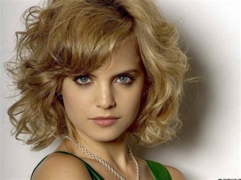 15 Lovely Wavy Short Hairstyles And Haircut Ideas Hairdo Hairstyle