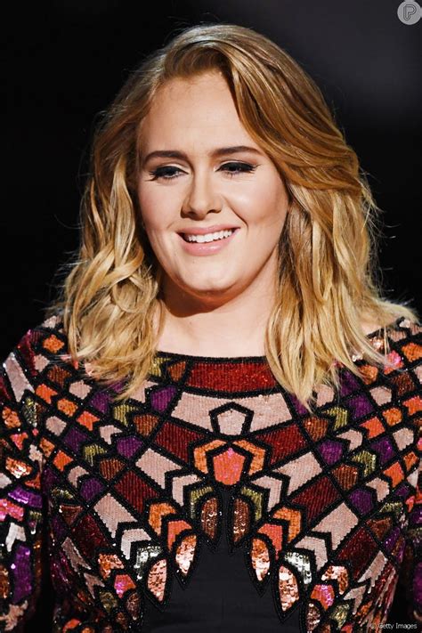 Adele laurie blue adkins mbe (/əˈdɛl/; Adele, após emagrecer 45 kg, está se acostumando com a ...