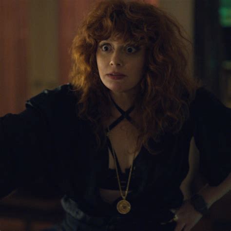 How Russian Doll Started With A Weird Call From Amy Poehler E Online
