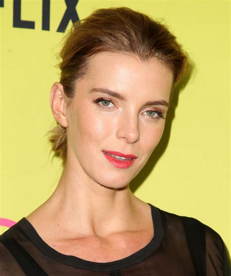 Born july 21, 1986 american actress the daughter of actors jack gilpinand ann mcdonough youtube.com/channel/uc0eid6ipdelujzumiyzzkka. Betty Gilpin - "Glow" Roller Skating Event in LA • CelebMafia