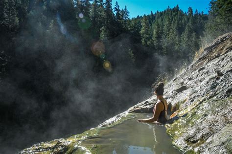 Umpqua Hot Springs How To Get There And What To Expect Go Wander Wild