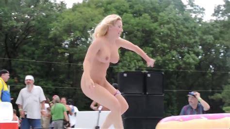 Nude Big Boobs Strippers Dancing In Public Xdancestream