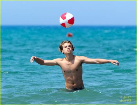 Dylan And Cole Sprouse Beachsexiezpix Web Porn