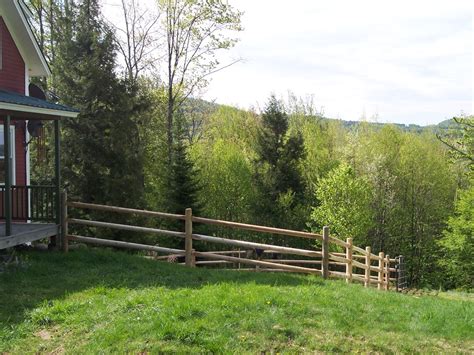 You can also get my free course by clicking the link in the video or by clicking here. Round Cedar - Round Hill Fence