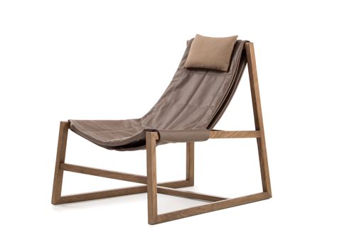 Twice sessel sind relaxsessel der. Holly Sessel aus Leder und Holz, elegant - HomePlaneur