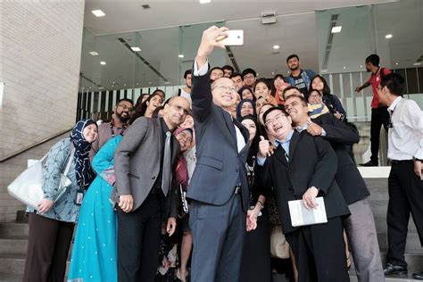 Mckinsey global institute menganggarkan antara 400 juta kementerian pendidikan malaysia (kpm) berhasrat untuk melahirkan graduan masa depan yang memiliki kemahiran, kebolehan dan nilai. Kepentingan Sosio Pendidikan Dalam Arus Revolusi Industri ...