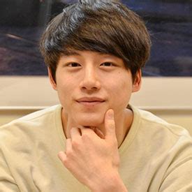 Ōsaka is the middle child of three siblings. 坂口健太郎は韓国人？塩顔イケメン、熱愛彼女とは略奪愛 ...