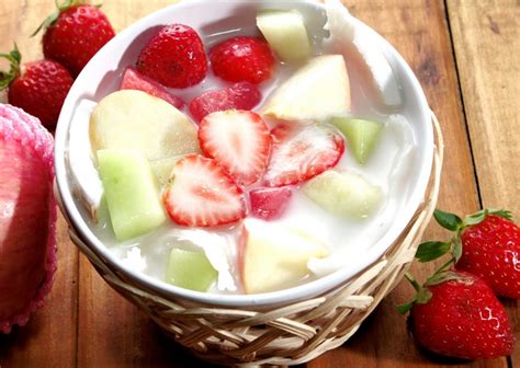 Tekstur akhir agak kental ya seperti sirup. 3 Resep Minuman Segar Terpopuler : Es Puding Buah, Sup ...