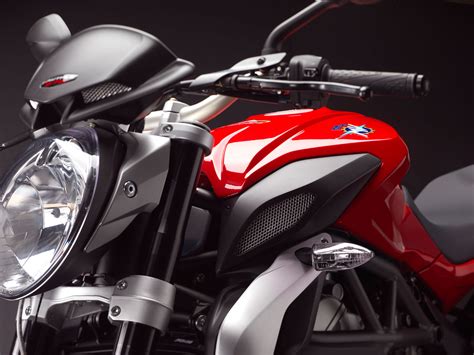If you would like to get a quote on a new 2014 mv agusta brutale 675 with eas use our build your own tool, or compare this bike to other standard motorcycles.to view more specifications, visit our detailed specifications. MV AGUSTA Brutale 675 specs - 2013, 2014 - autoevolution