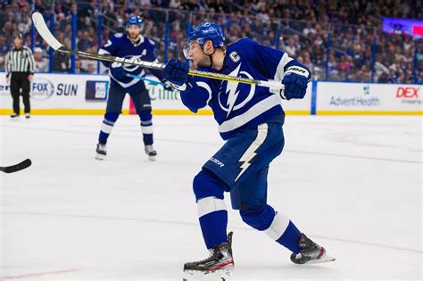 Quick Strikes Steven Stamkos One Away From 400 Career Goals