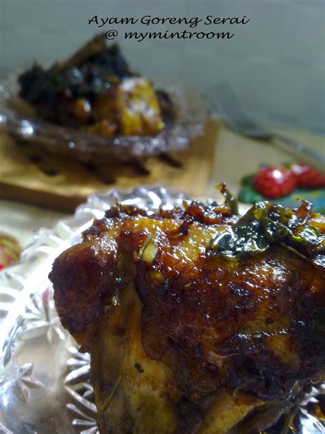 Mungkin boleh cuba masak resepi ni guna ayam. my mintroom: Ayam Goreng Serai