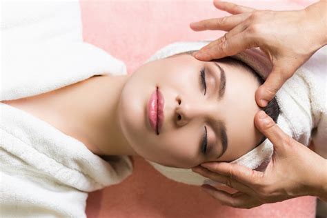 How To Do A Facial Massage At Home Healthy Lifestyle