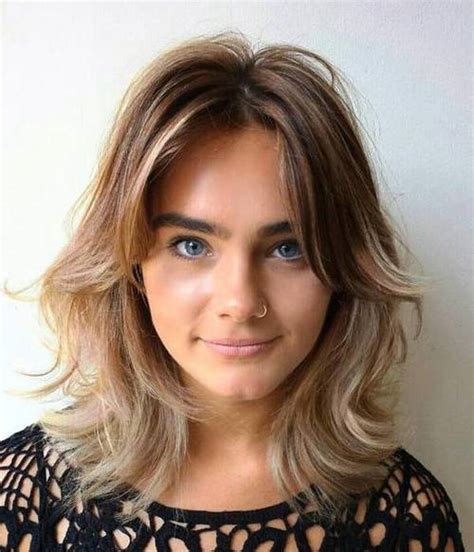 A straight middle parting and longer flipped ends make this fringe an iconic sample of curtain bangs styling. 17-medium-length-shaggy-hairstyle-with-curtain-bangs ...