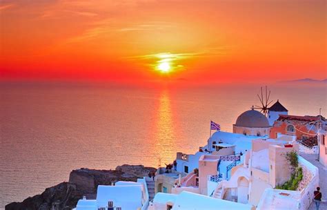 Santorini Is Known For Its Gorgeous Sunsets But Which Places On The