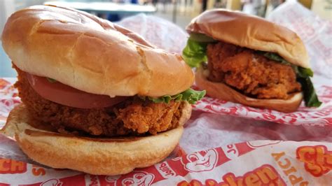 We Tried Jollibee S New Chicken Sandwiches So You Don T Have To