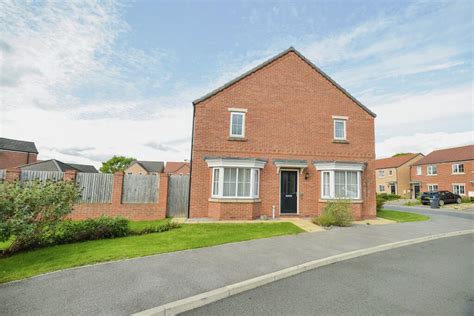 4 bedroom detached house for sale in meadowfields morton on swale northallerton dl7