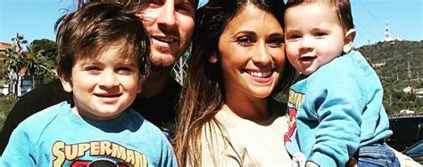 Antonella roccuzzo and lionel messi at their wedding in argentina adds. Hochzeitsgerüchte: Heiratet Lionel Messi seine Antonella ...