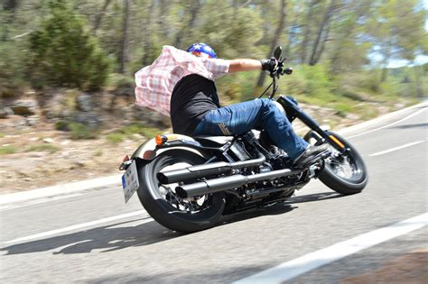 Utilizing all the superior parts of softail slim, added a little charm there. Harley-Davidson Softail Slim S Bilder und technische Daten