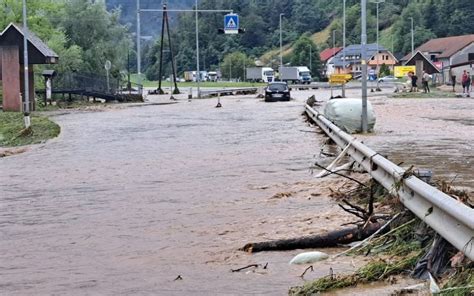 V Sloveniji Podrtih Ve Mostov Ponekod Brez Pitne Vode Mariborinfo Com