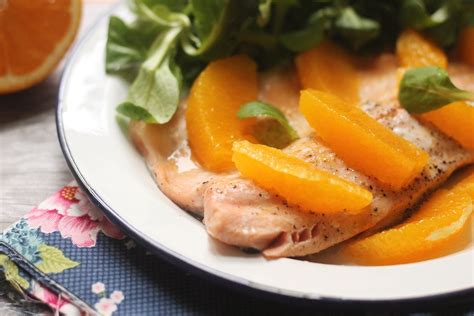 Scopri ricette, idee per la casa, consigli di stile e altre idee da provare. Trota salmonata all'arancia: la ricetta del piatto di ...