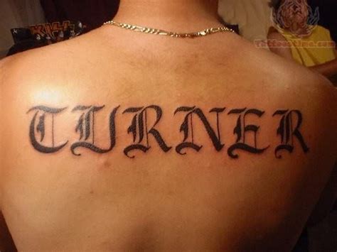 I dont know if there is a back story behind it but i believe it just looks pleasent. Old English Tattoos