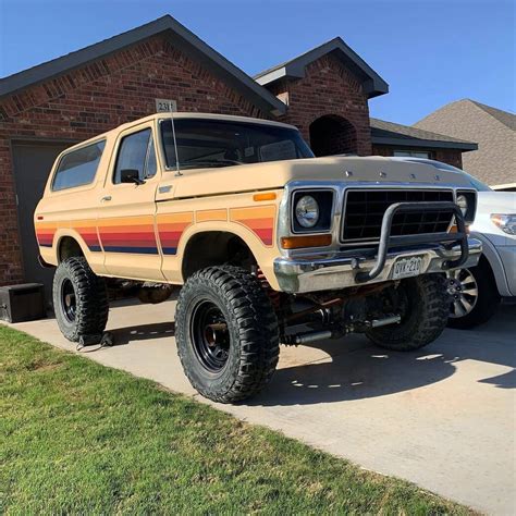 Restored And Lifted Full Size Ford Bronco On 35 Inch Tires Ford Daily