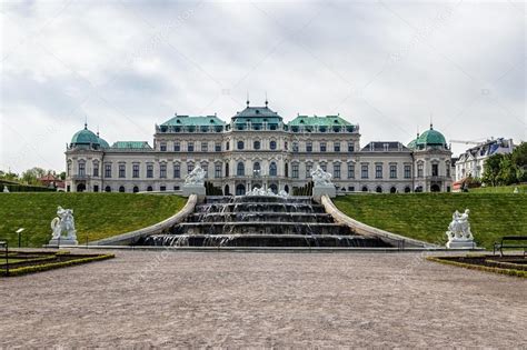 Belvedere Palace Vienna Austria — Stock Photo © Atosan 110867504