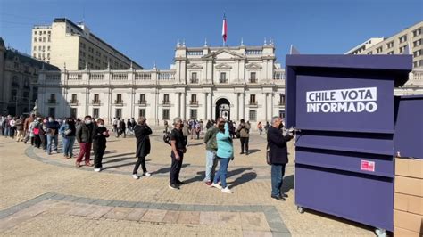 chile una encuesta reflejó un rechazo mayoritario al borrador de la nueva constitución patria