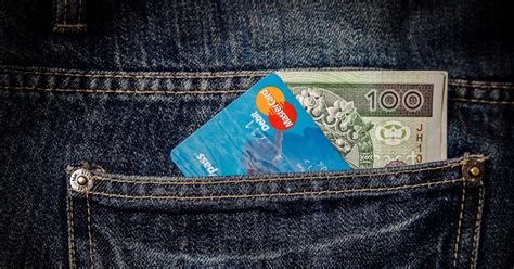 How Keeping Money Secrets Impacts Mental Health | Psychology Today Canada