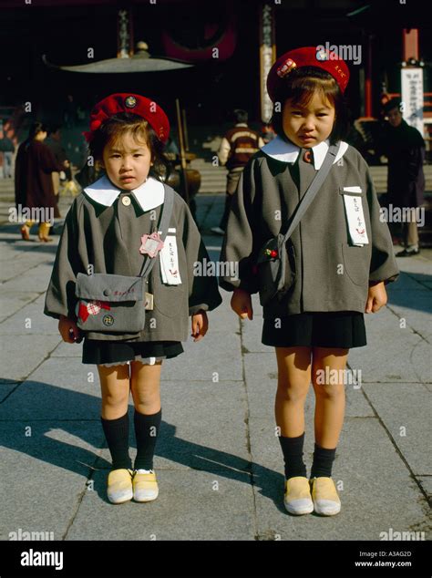 Schoolgirls Japan Banque De Photographies Et Dimages à Haute Résolution Alamy