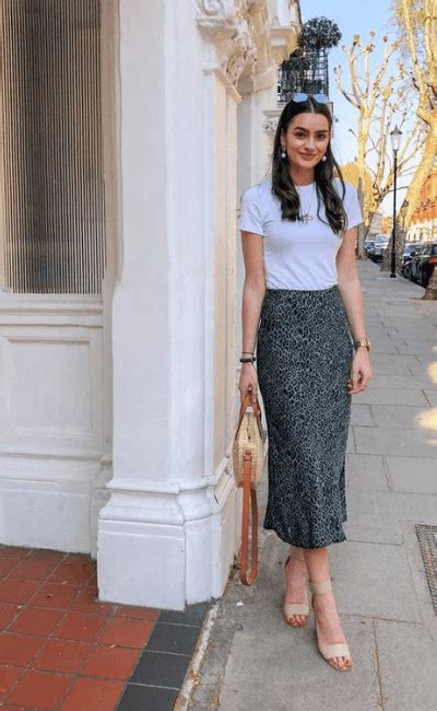 How To Wear Long Skirts Without Looking Frumpy Tips And Fits