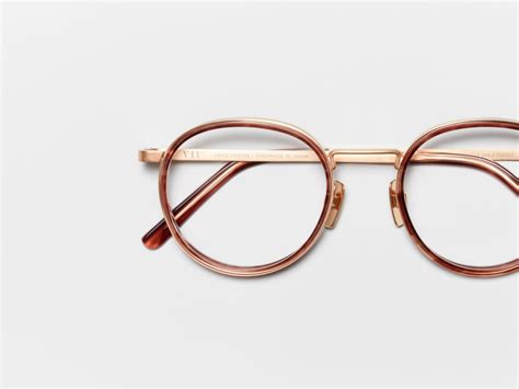 Bei der suche nach einer passenden brille stehen sie vor der frage, welches gestell es werden soll. Designerbrillen & Brillengestelle aus Titan für Damen ...