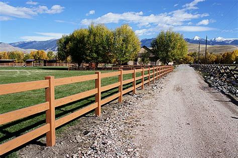 Part 2 in series installing a vinyl picket fence shows to to install the rails and pickets. Dark Brown Vinyl Horse Fence | Casas rústicas, Casas, Rustico