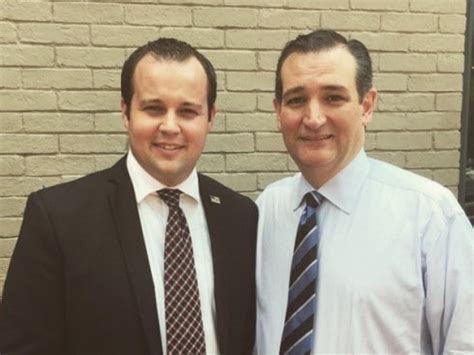 Oh wow, these moments are so awkward it makes you wonder if ted cruz's family needs a professional producer to show them how to hug him. Who do the Duggars support for president? Josh Duggar and ...