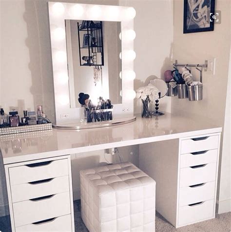 So just ask yourself, what is the type of vanity that you would like in your room? 19 Best Makeup Vanity Ideas and Designs for 2021