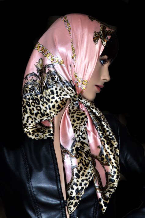 Pin By Kimberly Mattoon On Fashion Head Scarf Styles Head Scarf Tying Silk Headscarf