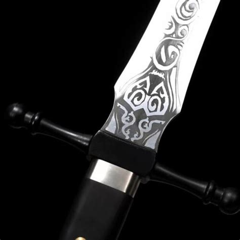 Fantasy Two Handed Double Edged Carbon Steel Longsword Battle Ready