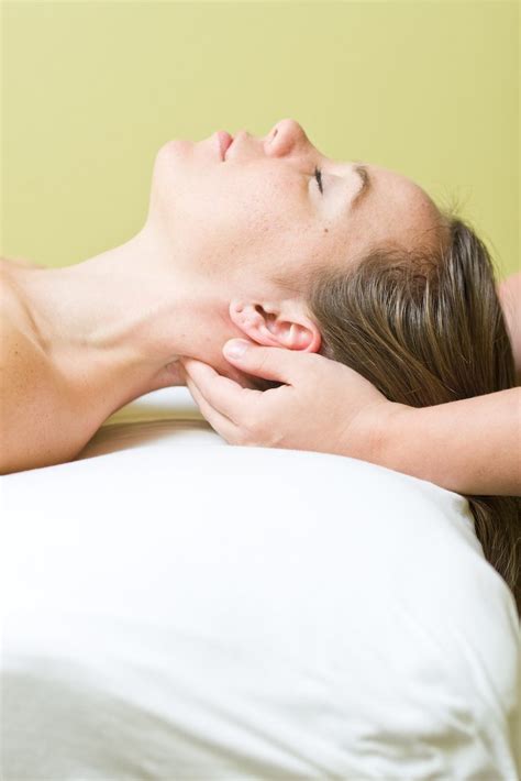 Neck Massage Tension Relief From Massage Deep Tissue Massage Dreamclinic Massage Therapy