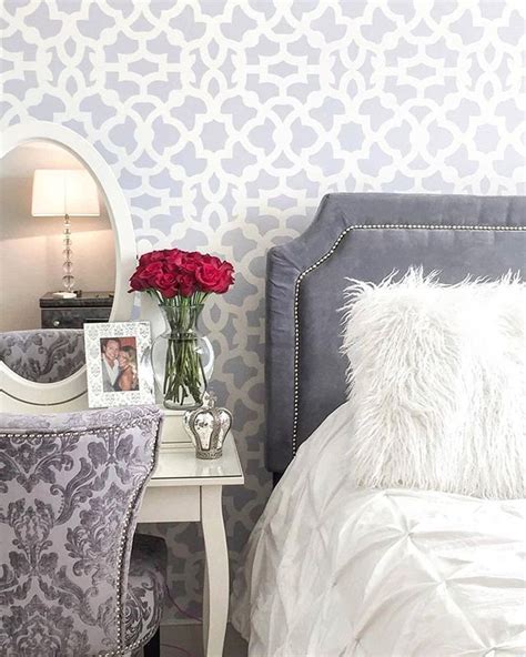 The best option to do this is using floral. Master bedroom accent wall ideas that look like wallpaper ...