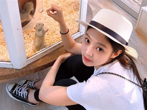 You can also upload and share your favorite jennie blackpink wallpapers. Akan Bersolo Karier, Ini Gaya Kece Jennie Blackpink - Foto 1