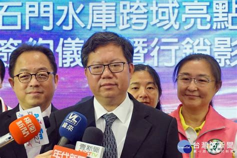但有網友留言問，疫情指揮中心稱就算捐贈也要中央與原廠簽約採購，是否影響捐贈疫苗困難。 郭也親自回覆肯定表示，「會」，留言反再引起討 不過該網友追問，「請問郭董有什麼方式來應對？ 」郭即未再回應。 有趣的是，郭台銘的回覆也引發網友討論，有人就驚訝的留言「哇靠郭台銘也會看. 國民黨吳郭瑜最強連線 鄭文燦：「吳郭魚取代太陽餅」 | 蕃新聞