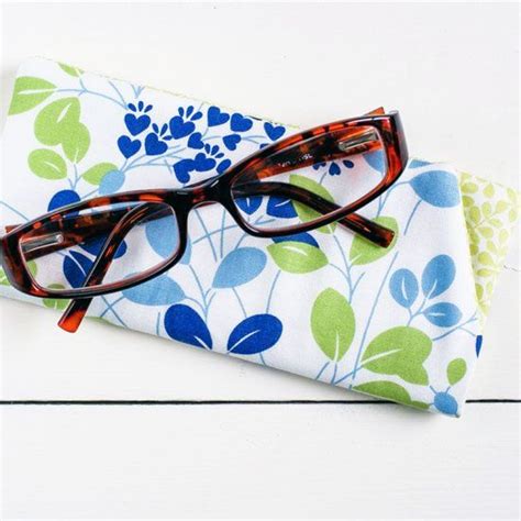 Sew A Lined Glasses Case In An Hour Diy Sewing Fabric Eyeglass Cases Sewing Projects
