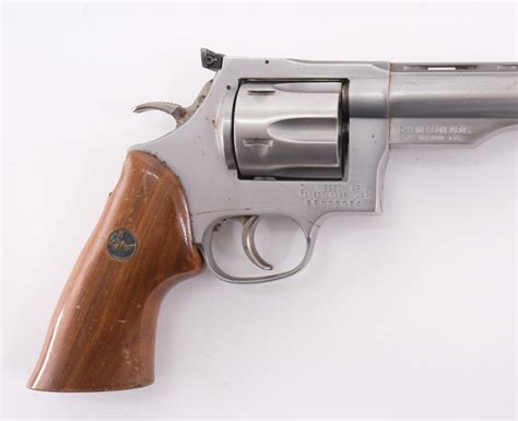 Dan Wesson 744 44 Mag Revolver Auctions Online Revolver Auctions