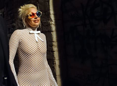 American Horror Story Hotel First Look At Lady Gaga S Countess Chicago Tribune