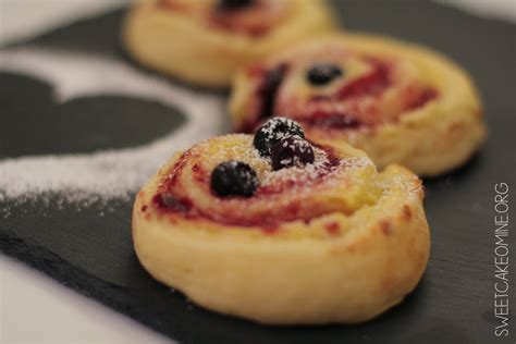 Quarkschnecken mit Quark - Öl - Teig Quarkfüllung und Marmelade