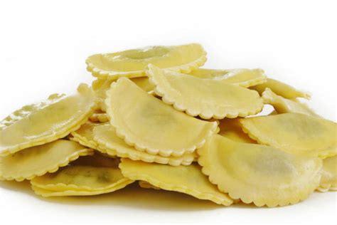 Ravioli Agnolotti Pansotti From A Pasta Lovers Guide To Pasta Shapes