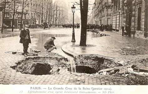 The structure was built between 1887 and 1889 as the entrance arch for the exposition universelle. Inondation à Paris en 1910 - paris 13e en images ...