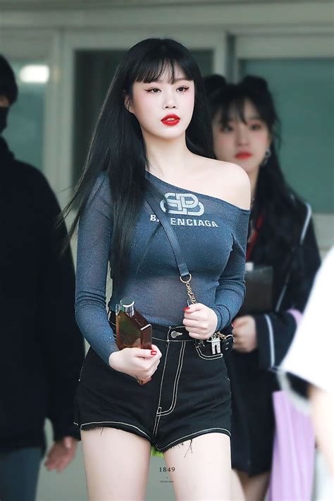 11 times g i dle soojin s was a body line queen with her unreal proportions koreaboo